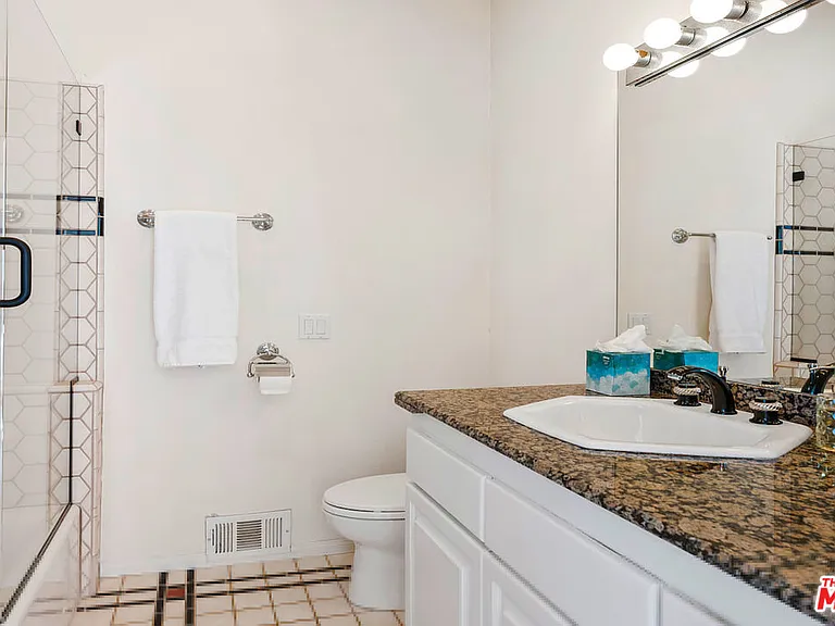 7350 Brodiaea Way — Photo 53