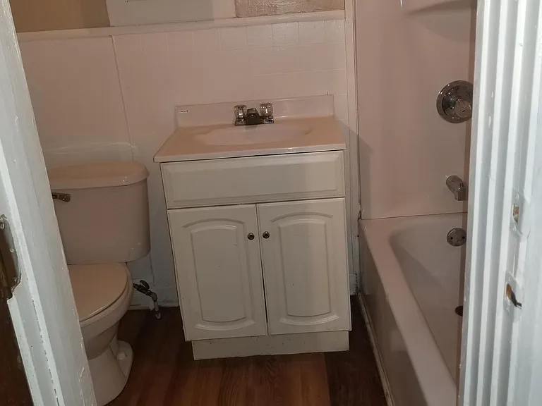 224 Johnson St #R — Photo 5