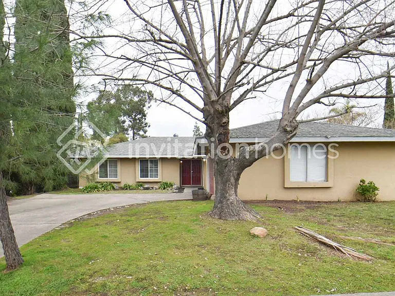 5608 Coronado Way — Photo 1