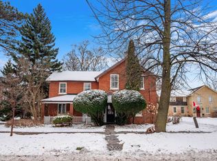 265 College St #B, Cobourg, ON K9A3V1