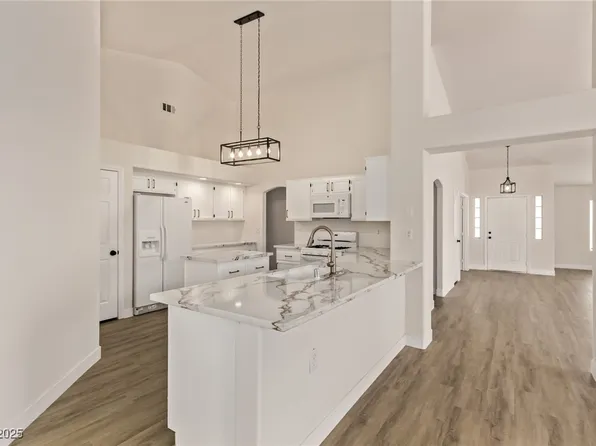 2214 Akamine Ave, North Las Vegas, NV 89031