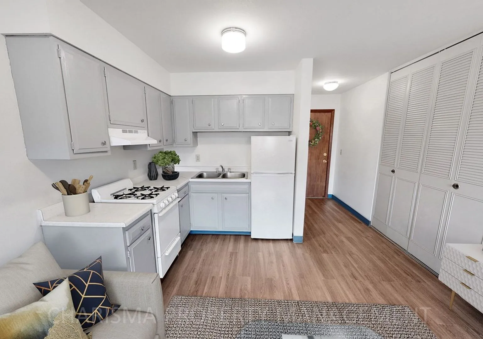 Canton Apartments — Photo 2