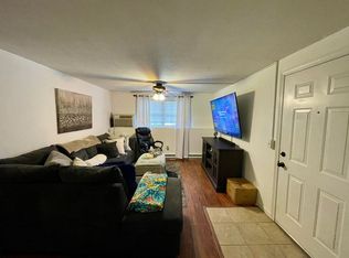 3 Maple Crest Cir APT B, Holyoke, MA 01040