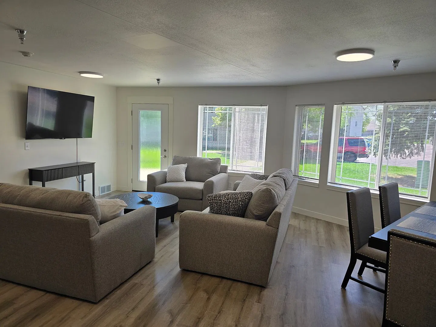 Pinehurst Apartments — Photo 4