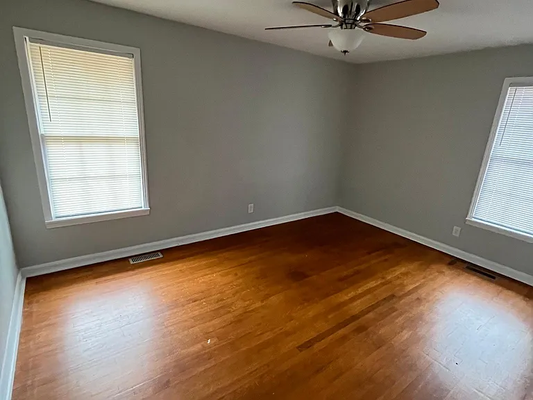 1402 Lowell Dr SE — Photo 16