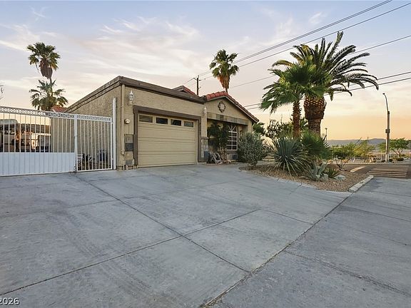 3rd image of 2395 Los Feliz St