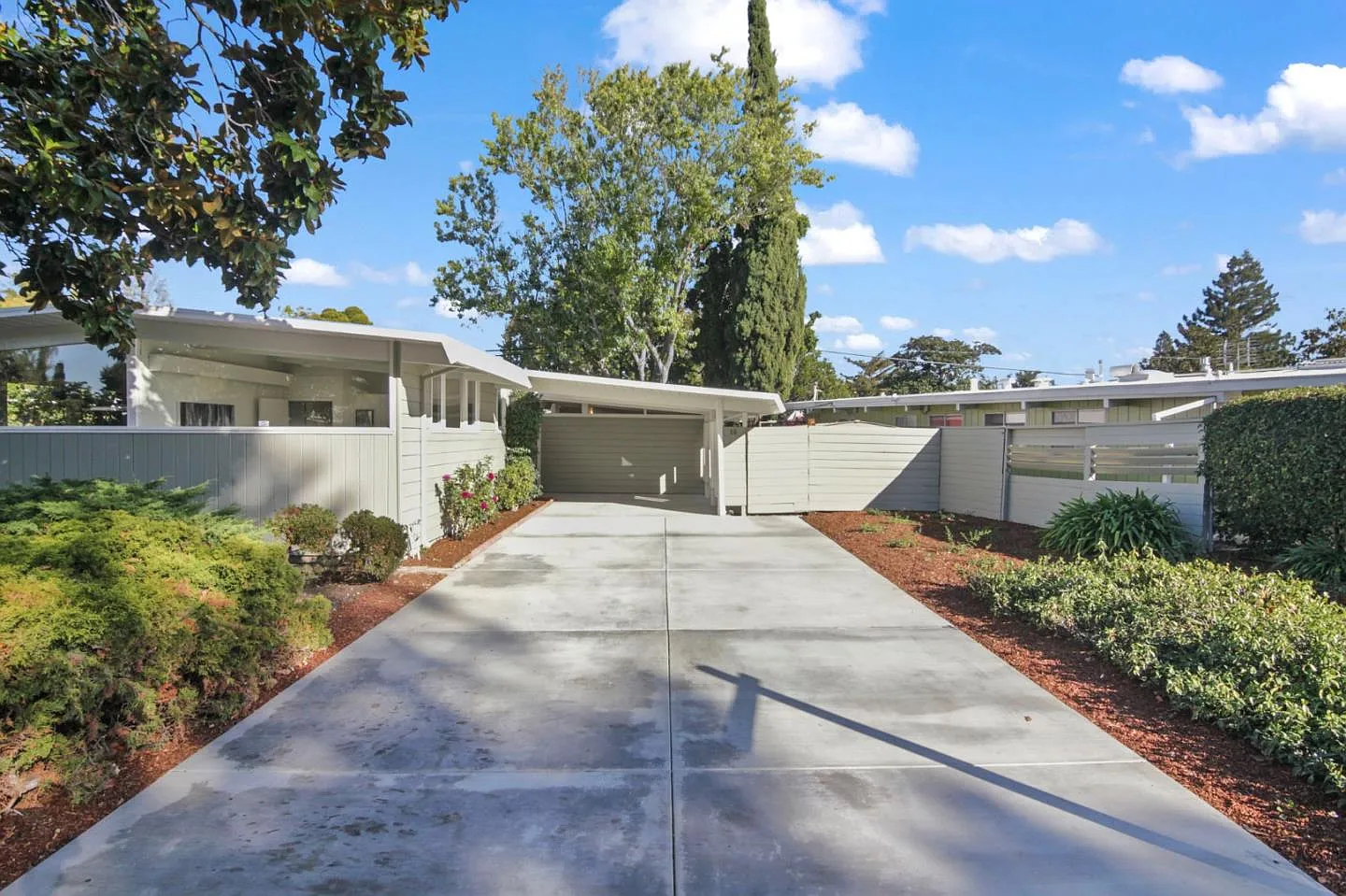 88 Roosevelt Cir photo 1