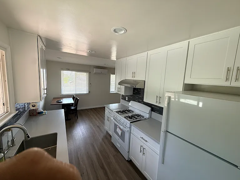 1124 N Garfield Ave #F — Photo 2