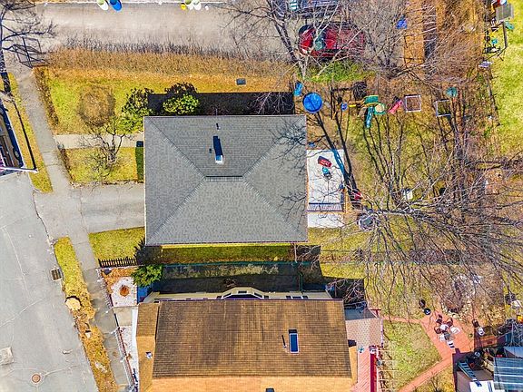 5th image of 17 Vineyard St