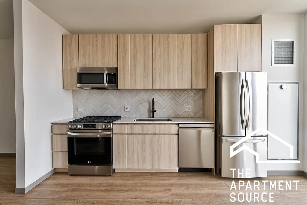 Photo 1 of 26 - 513 S Damen Ave #STUDIO - Chicago, IL Primary Photo - 513 S Damen Ave #STUDIO