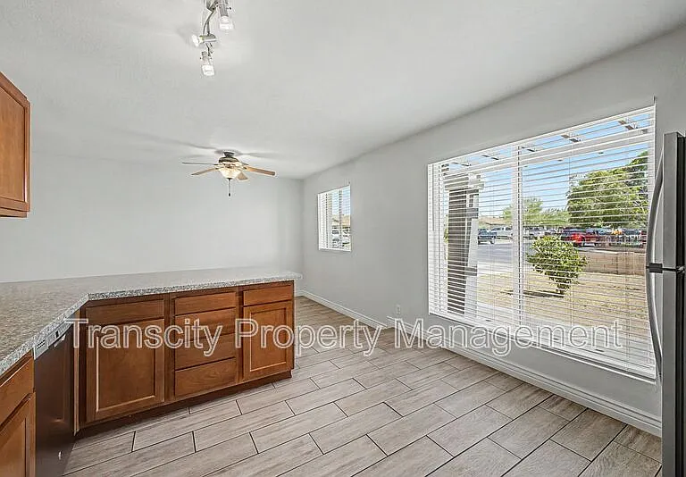 4328 E Saint Catherine Ave — Photo 5