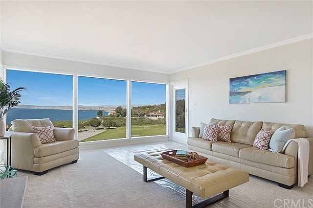 1st image of 385 Palos Verdes Dr W