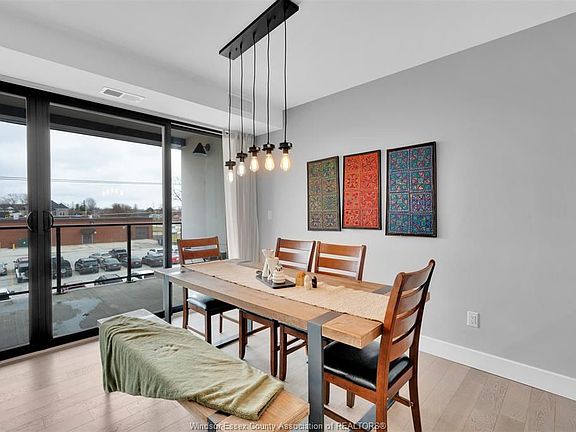 4th image of 140 Main St E #303