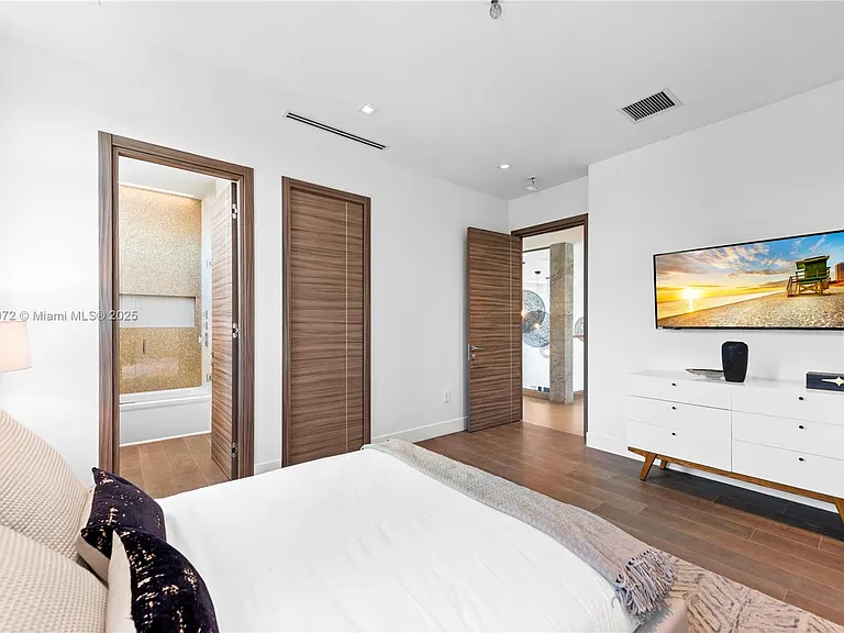 1400 Bayview Dr — Photo 40