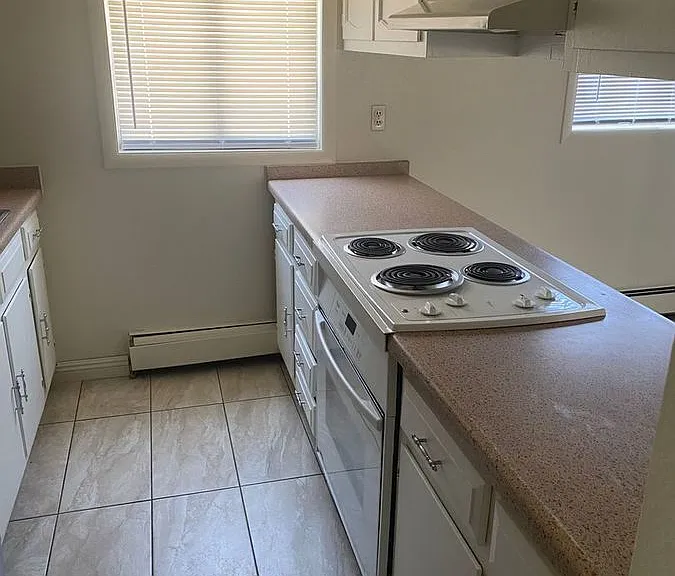 281 Riverbend Rd #1-4-3 — Photo 6