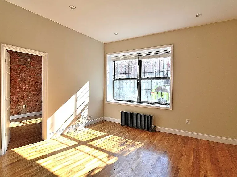 607 Gates Ave #1A — Photo 2