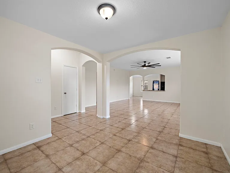 114 Mustang Stampede Dr — Photo 6