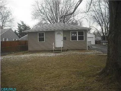 1653 Laurel Ave photo 1