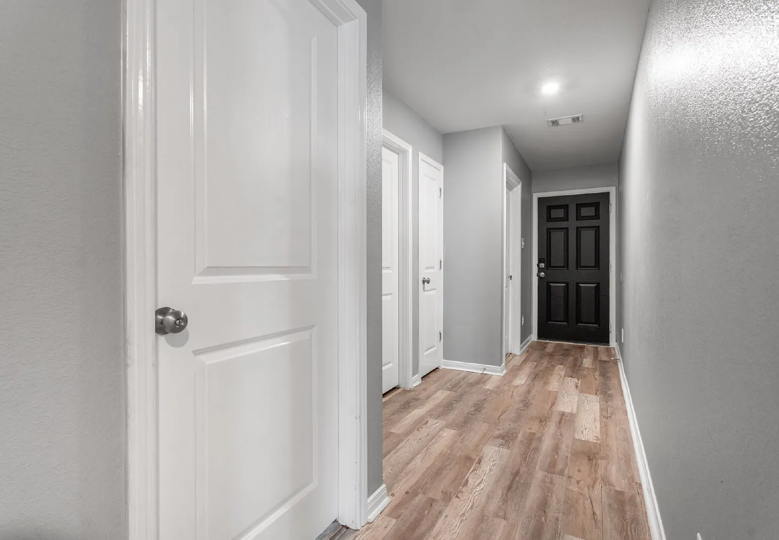 3 bed, 2.0 bath, 1200 sqft, $1,550 — Photo 2