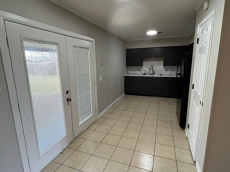577 Eldridge Dr — Photo 4