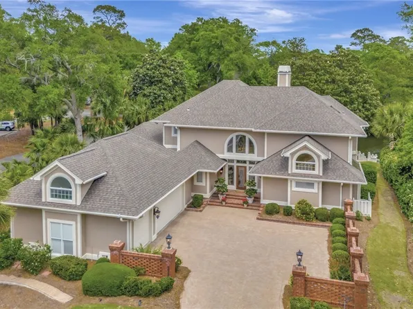 10 Leamington Pl, Hilton Head Island, SC 29928