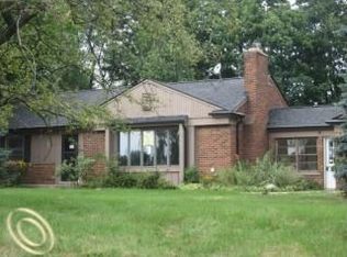 2470 W Tienken Rd, Rochester Hills, MI 48306