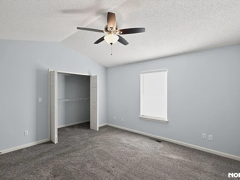 38 Princeton Glen Ct — Photo 12