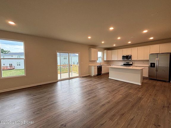 3rd image of 262 Ardmore Crossing Dr