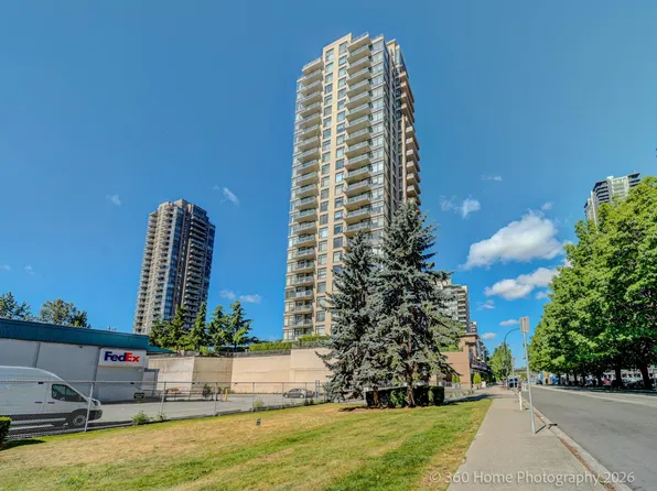 4250 Dawson St #805, Burnaby, BC V5C 4B1