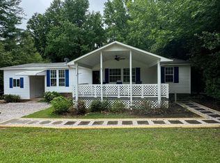 2961 Kingsburry Rd, Clover, SC 29710