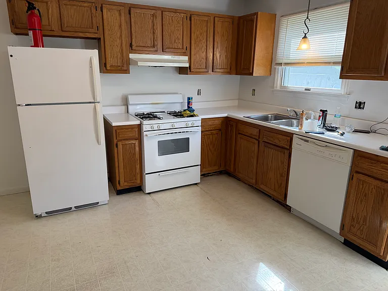 107 Hopewell Dr — Photo 1