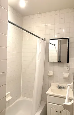 Rented by Bond New York | media 27