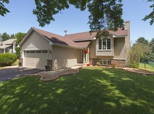 9104 Sequoia Rd, Woodbury, MN 55125