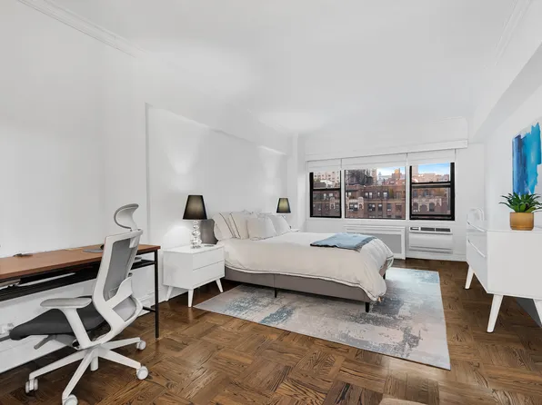 345 East 52nd Street image 5 of 14