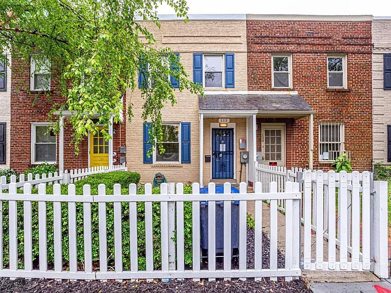 118 O St SW — Photo 2