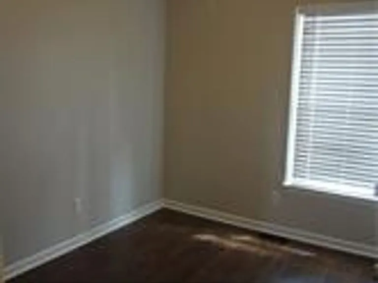 7105 Kearny Ave — Photo 10