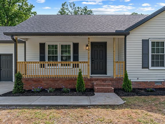 3rd image of 210 Twin Oak Dr