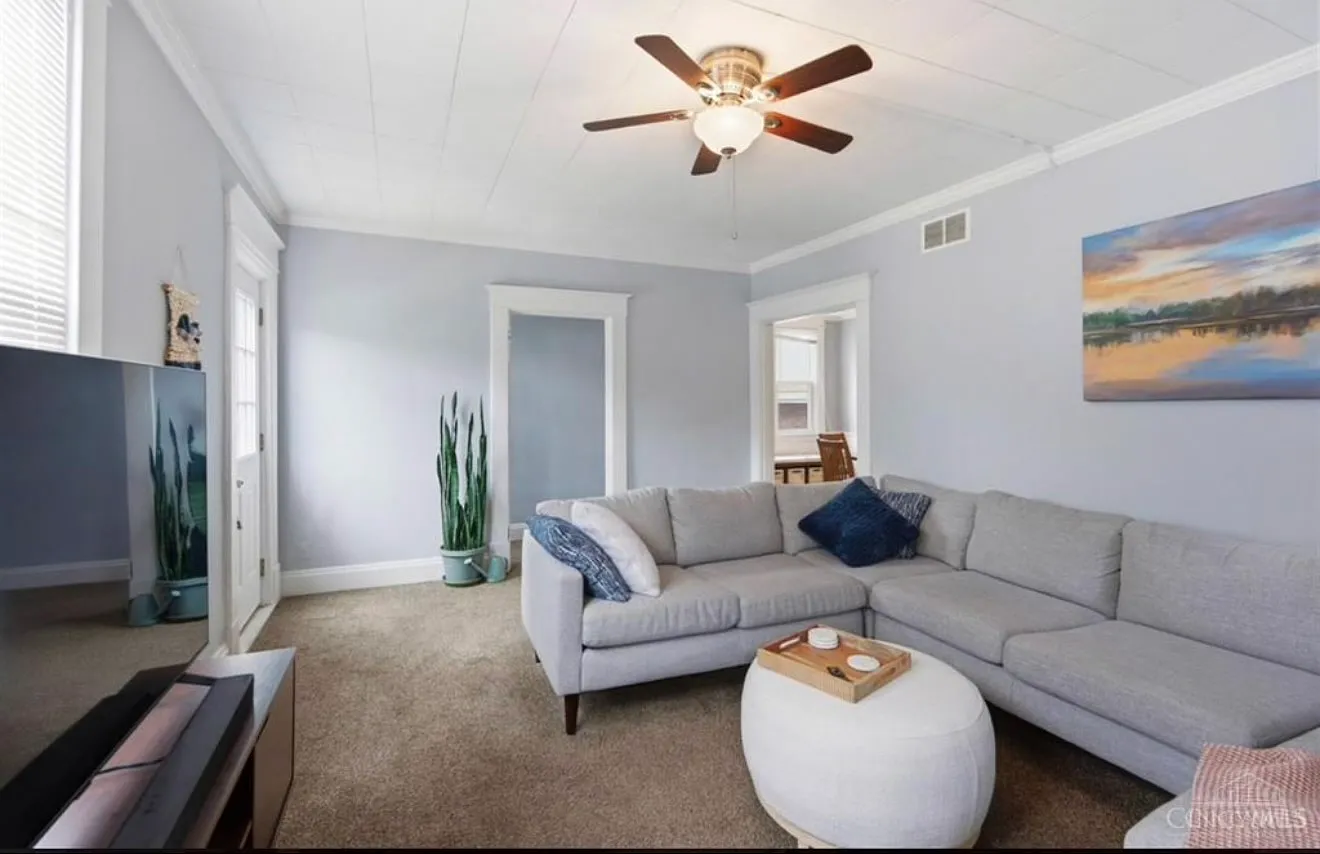 3 bed, 1435 sqft, $1,900 — Photo 3