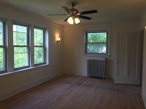 5th image of 6167 N Winchester Ave #2
