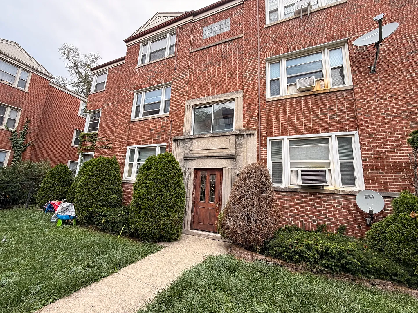 2 bed, 950 sqft, $1,750 — Photo 2