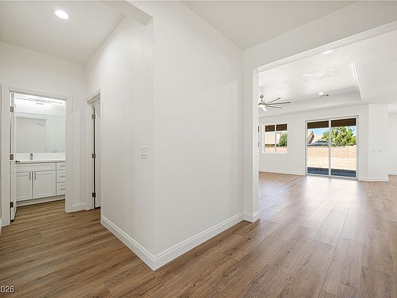 5th image of 5170 S Fairmont Ct