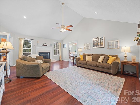 5th image of 808 Chipmeadow Ln