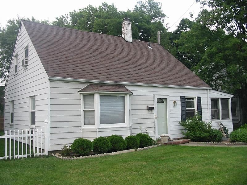 1st image of 597 Whittier St