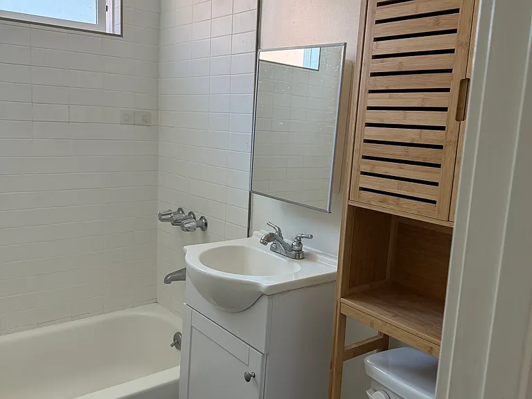 1705 Thayer Ave — Photo 6