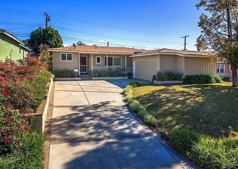 1st image of 14320 Aranza Dr