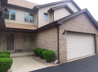 7023 167th St APT B, Tinley Park, IL 60477