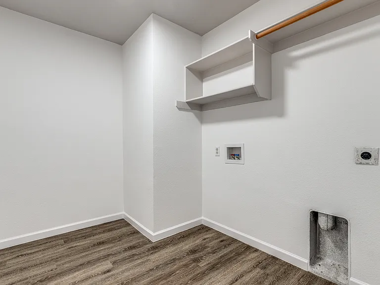 311 Charleston Dr — Photo 22
