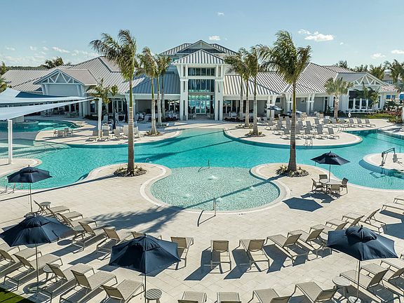 Driftwood Club Now Open