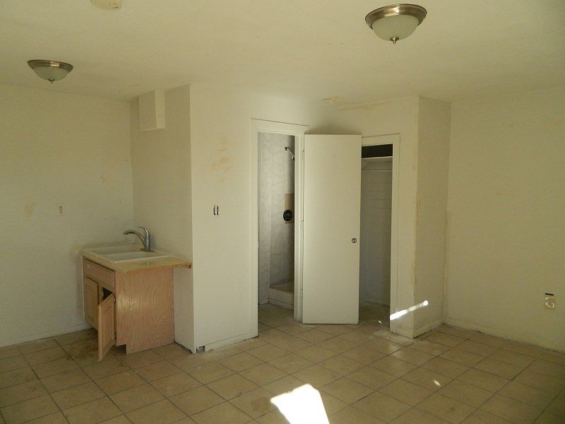 2nd image of 602 S 17th Ave APT 10