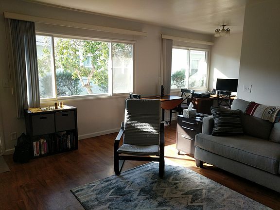 4th image of 220 Avenue H APT B